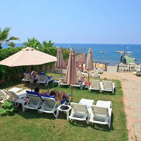 Holiday Line Beach Hotel
