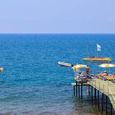 Hotel Holiday Line Beach 3*